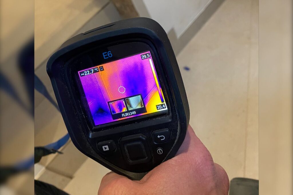 A Flir E6 thermal imaging camera.